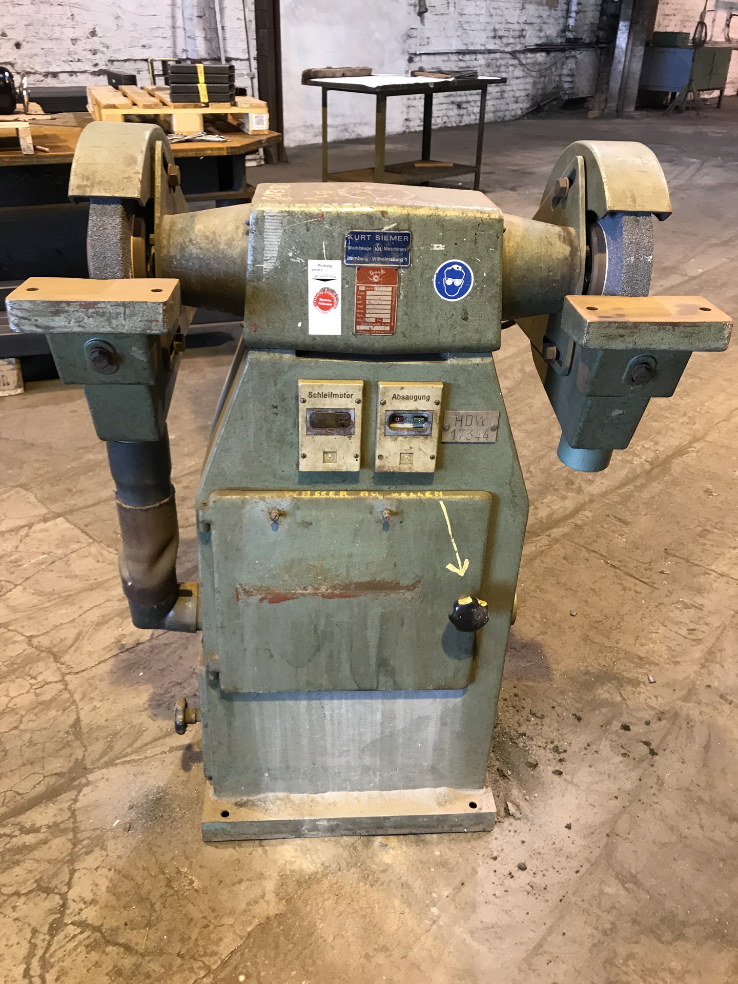 Auction For Doppelschleifmaschine Doppelschleifbock Fabr. REMA Typ DS 30/400 A